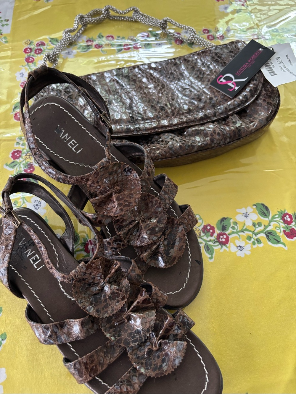 Sondra Roberts Marmi Snake Clutch with Vanelli Ruffle Strap Sandals Size 8.5